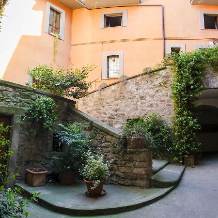 La Rosa Scarlatta Apartment Viterbo Exterior photo